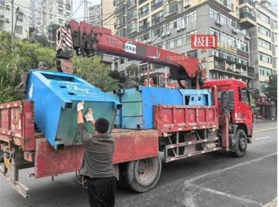 是“公益”还是“生意”?违规设置的旧衣物回收箱清理了