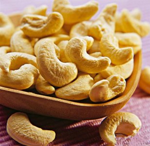 你们爱吃的腰果原来是这样生长的!