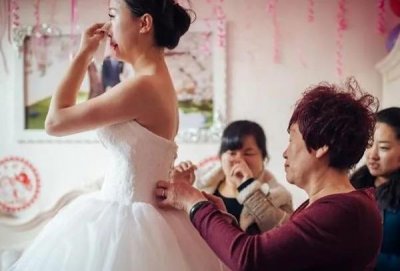 有两个女儿的家庭要注意了,女儿长大后,你可能要面临4个难题