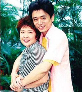 《外来媳妇本地郎》新康祈宗扮演者周晓滨,他离开剧组已经十五年