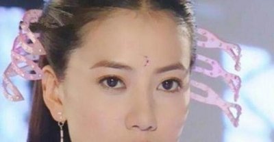 为什么周芷若的九阴白骨爪敌不过黄衫女?原因和郭襄的有关!