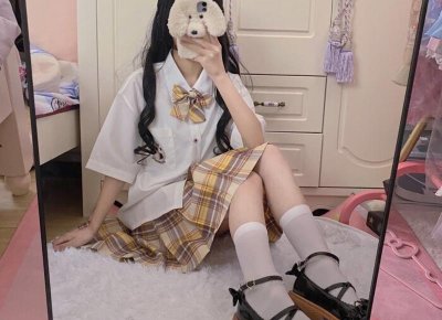 女朋友不让看手机是否正常 女朋友不让看手机如何解决