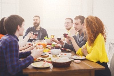 快年底,给大家分享3个饭局开场白话术,超级实用