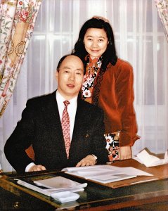 中国第一女首富龚如心,丈夫被绑30年下落不明,830亿遗产全捐出