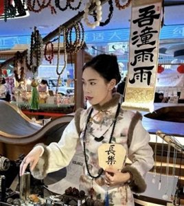 济南研一女生摆摊记:13天如何变成小富婆?